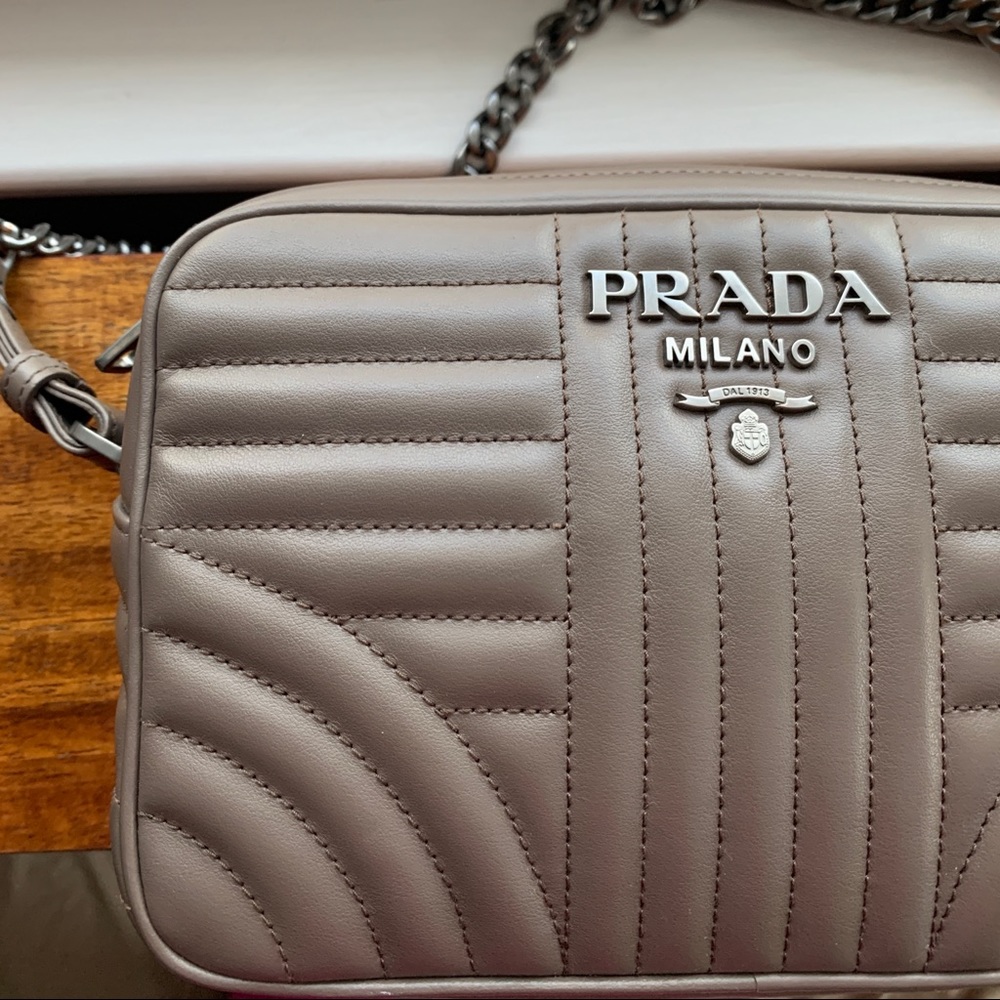 Prada Diagramme camera bag - color bamboo